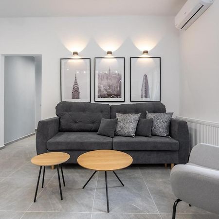 Relax Apartament In Piata Universitatii Бухарест Экстерьер фото