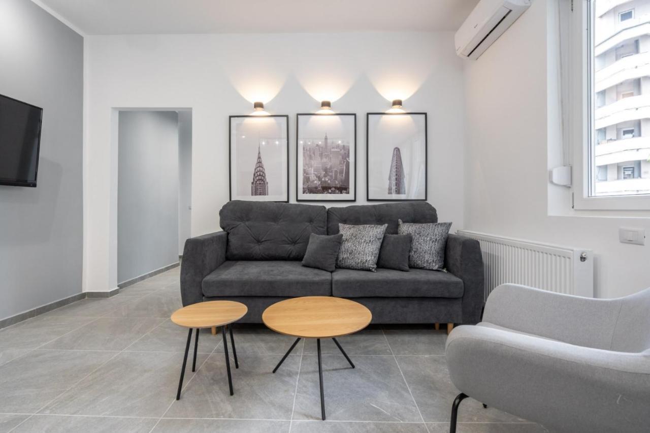 Relax Apartament In Piata Universitatii Бухарест Экстерьер фото