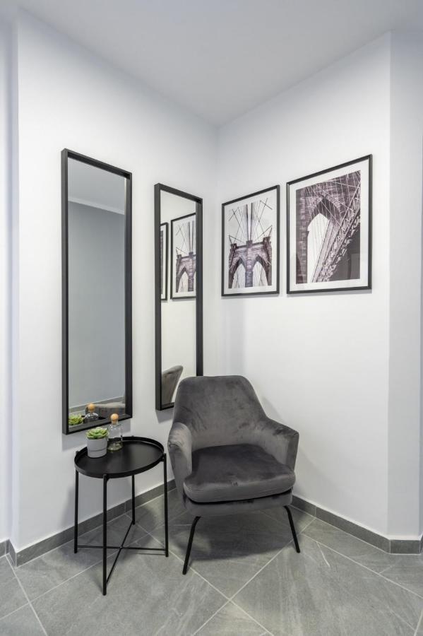 Relax Apartament In Piata Universitatii Бухарест Экстерьер фото