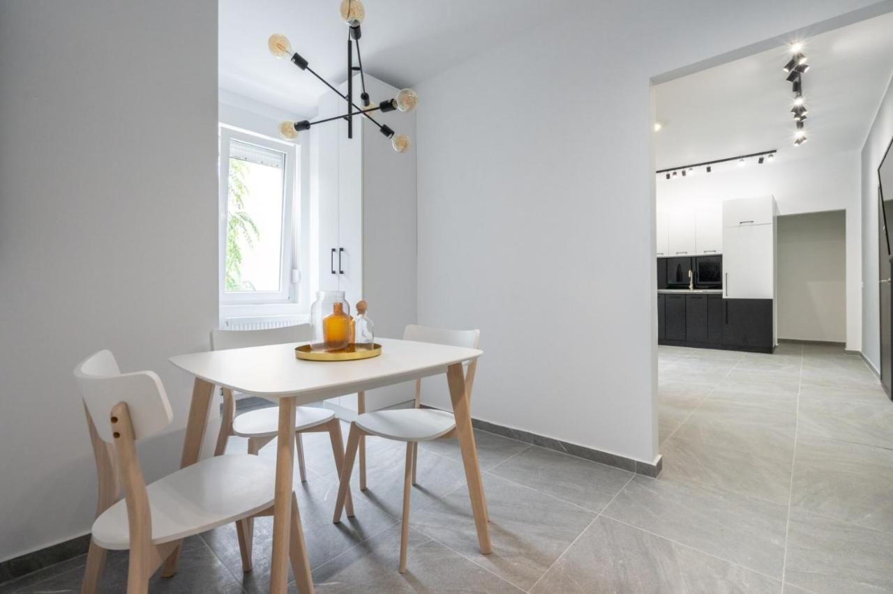 Relax Apartament In Piata Universitatii Бухарест Экстерьер фото